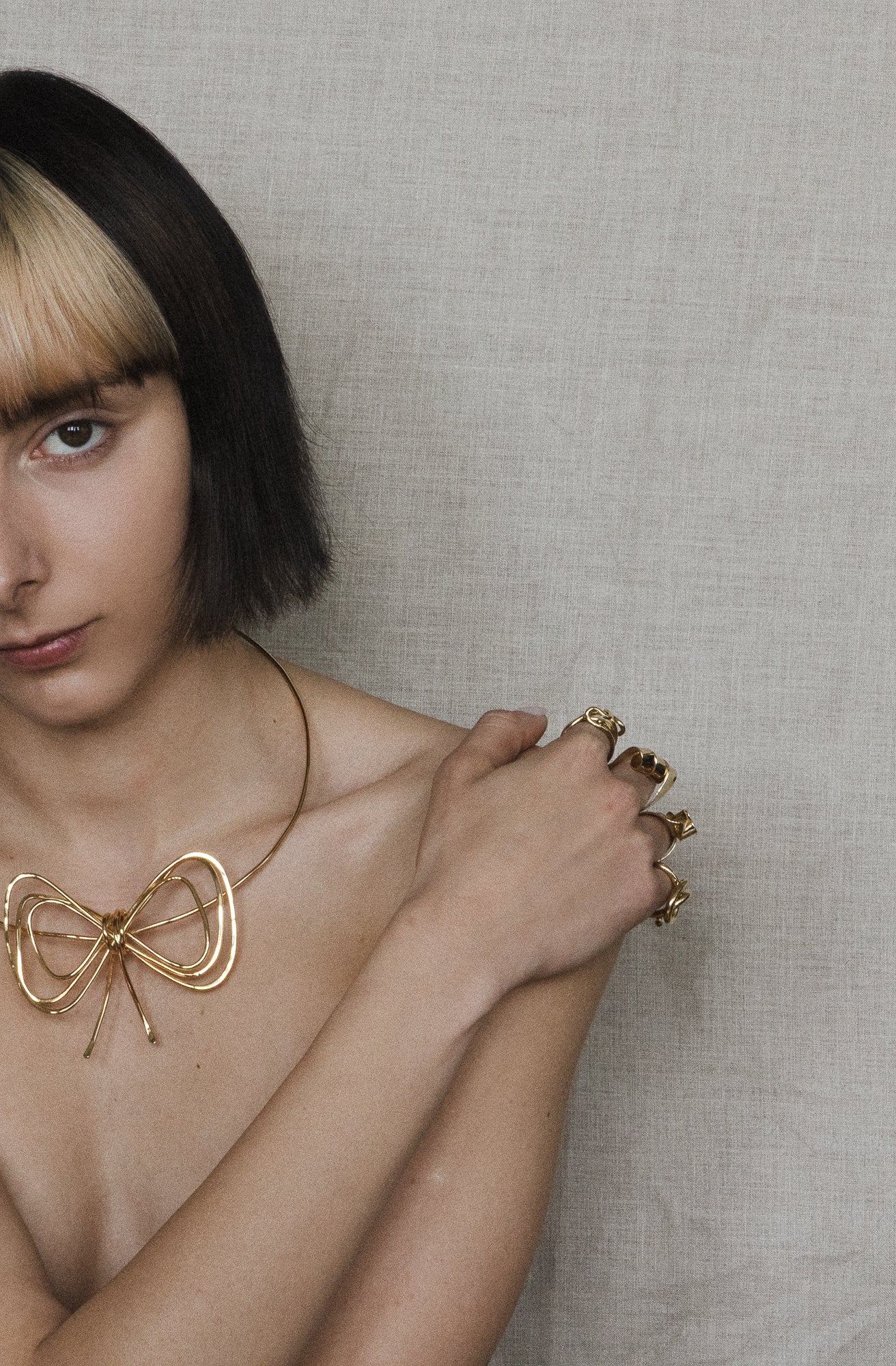Bow Necklace – Wire-Formed Collar Statement