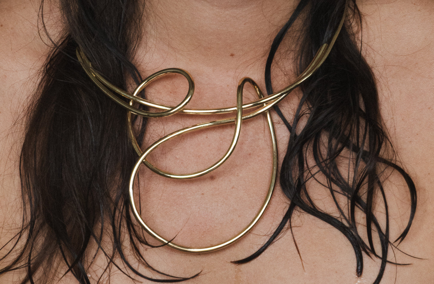 Chaotic Girls No.5 © Wire Collar Necklace – Sculptural Brass Statement