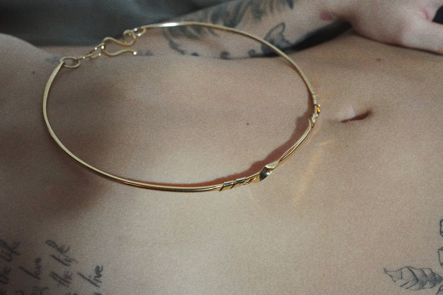 Simply necklace- delicate wire collar necklace