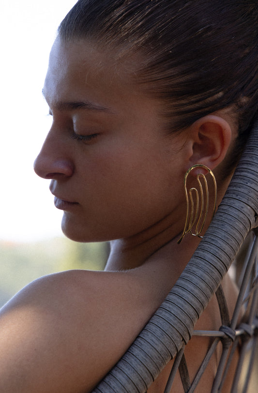 Wing- Airy and Oversized Wing Shape Earring