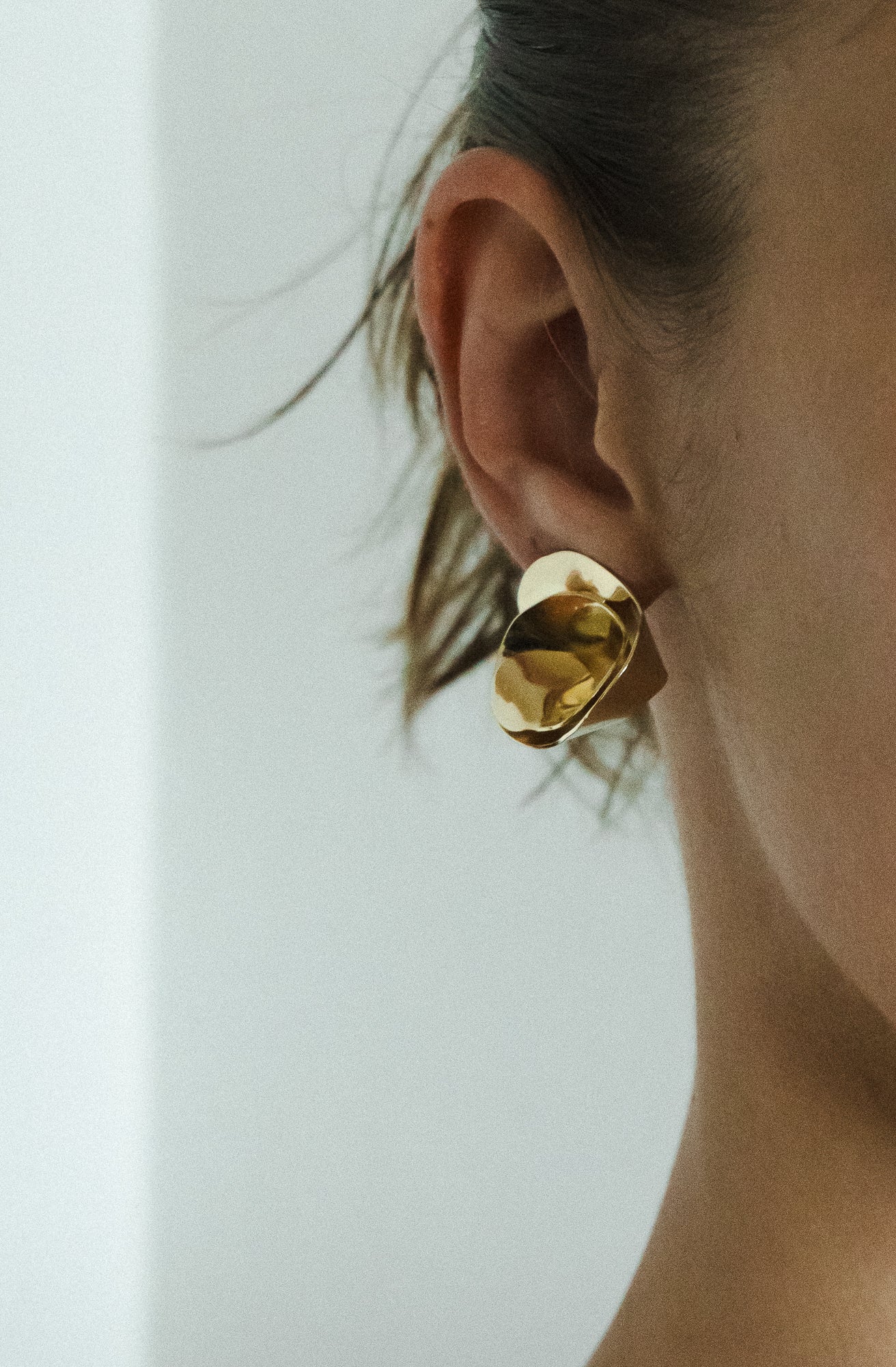 Byodoin- Flower shaped stud earring