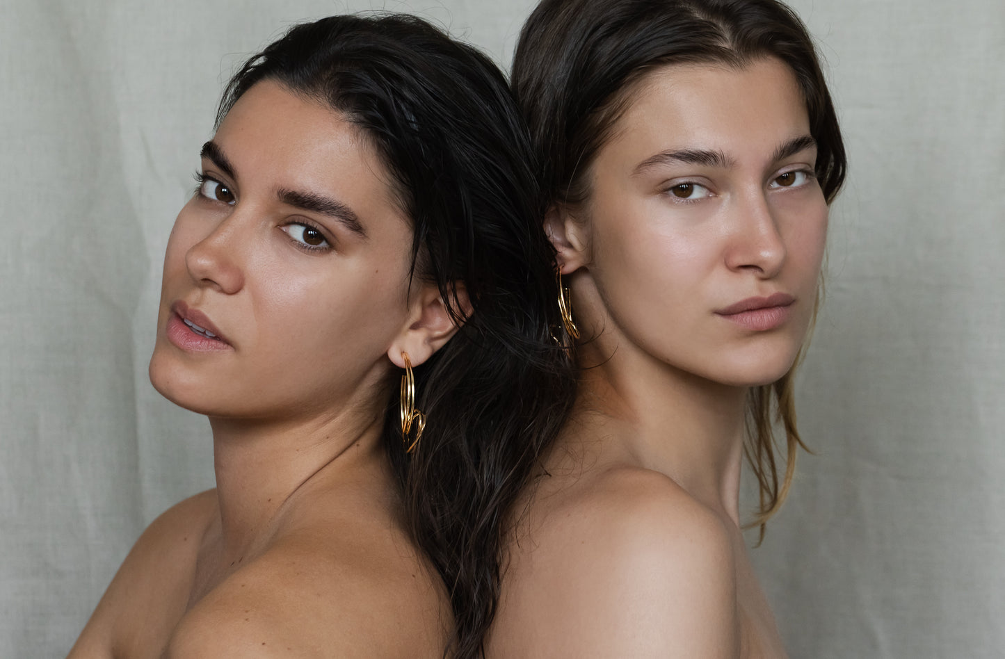 Mademoiselles © Hoop Earrings – Light and Playful Wire Hoops