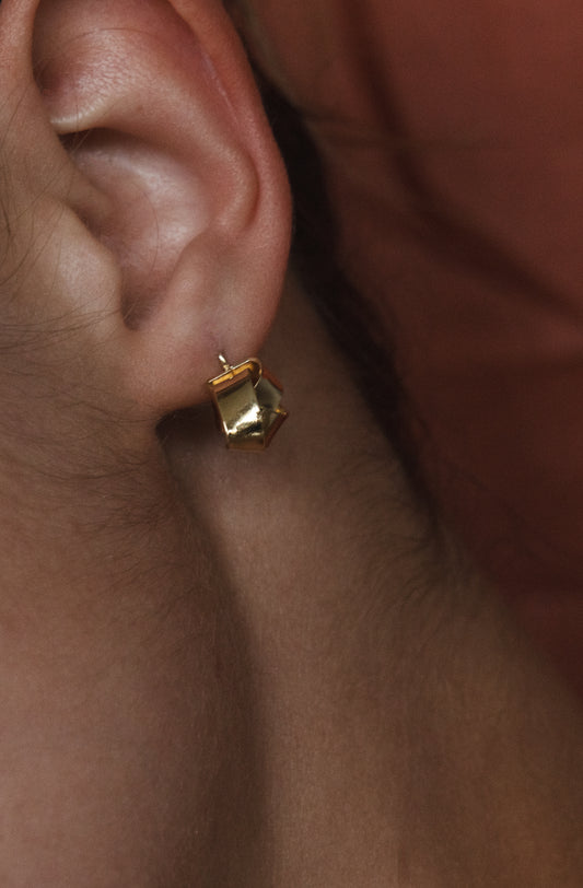 Ouverture Earrings – Petite Knot Studs