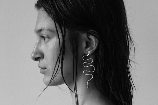 Serpens Earrings – Elegant, Serpent-Inspired Design