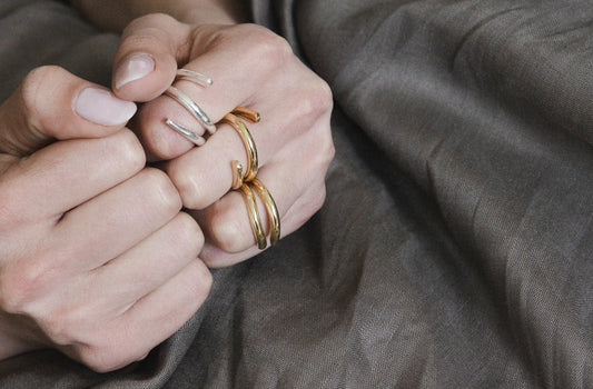 Sliding Doors Ring – Bold Double-Band Coil Form