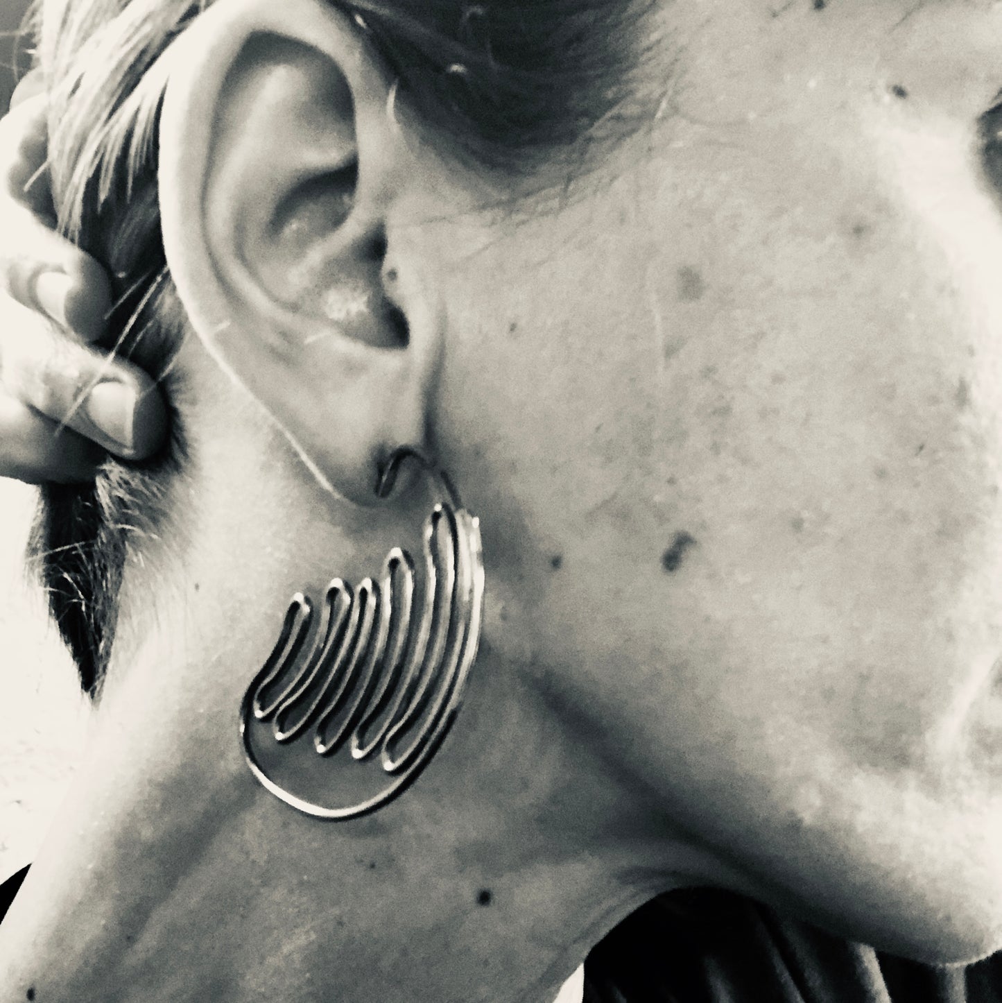 Crescendo Oversized Hoop Stud Earrings – Fluid Wire Form