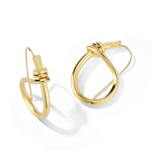 Knot Me Earrings – Elegant Gold-Plated Design
