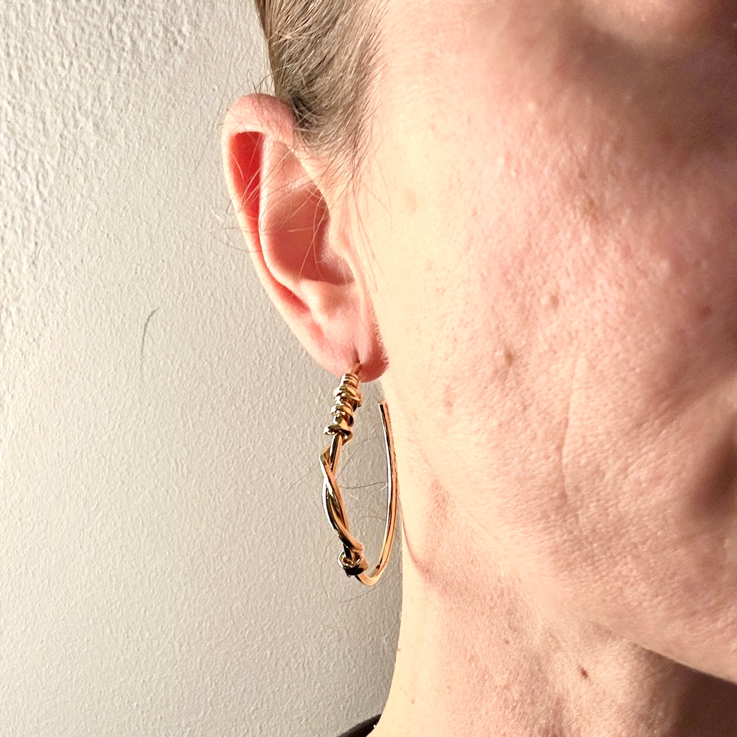 Loose Ends Hoop – Textured Wire Hoop Earrings